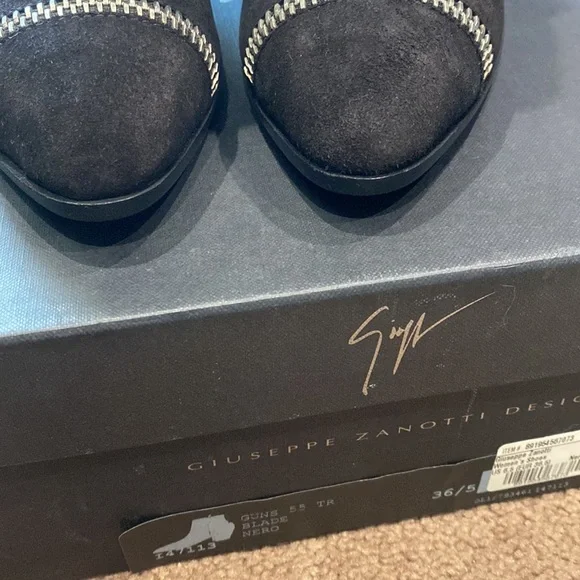 Giuseppe Zanotti Guns Blaze booties w/zipper detail in blk suede size 36.5 / 6 - Picture 6 of 10